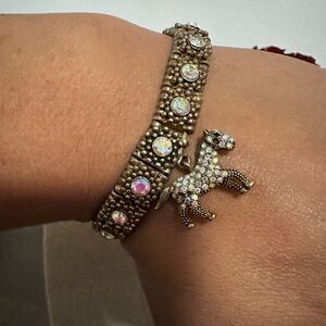 TOPP STRETCH BRACELET WITH HOURSE CHARM WITH RHINESTONE